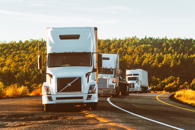 A Guide to Getting Starting with a Truck Driving Career